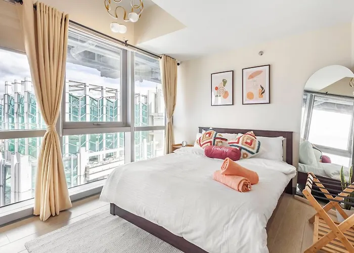 Holiday home Executive 1 Bedroom With Pool Sauna Gym And Manila